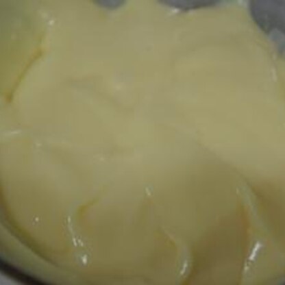 簡単にカスタードクリーム作れました！！感動♪
クリームパンにしました。